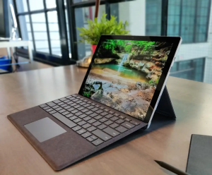 Microsoft Surface Pro 7 +